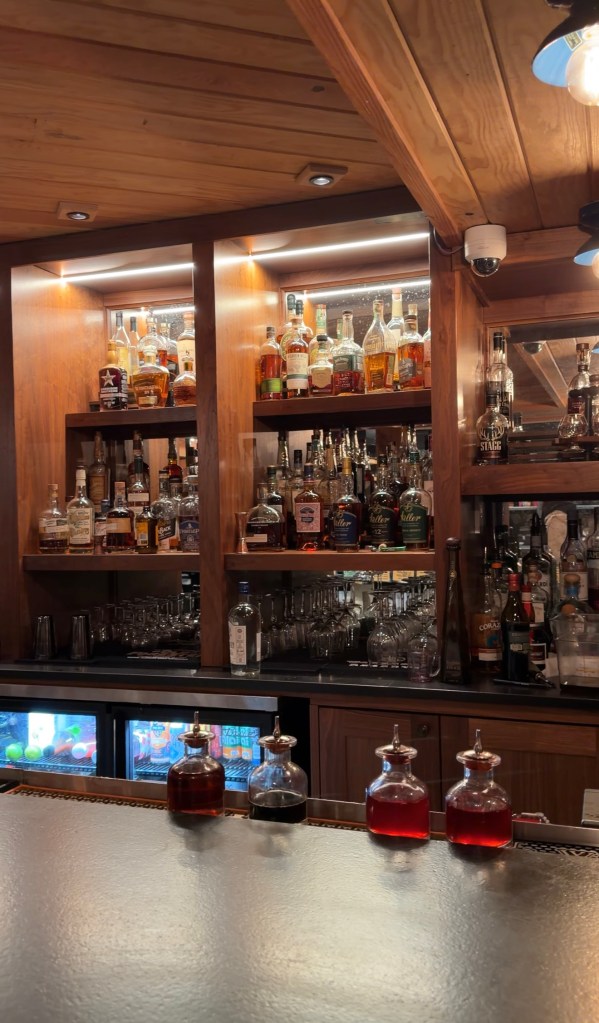The Heirloom Room: Creekside Restaurant &&nbsp;Bar
